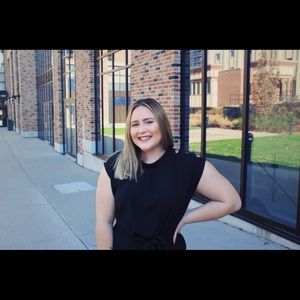 Meet your Posher, Alexandra